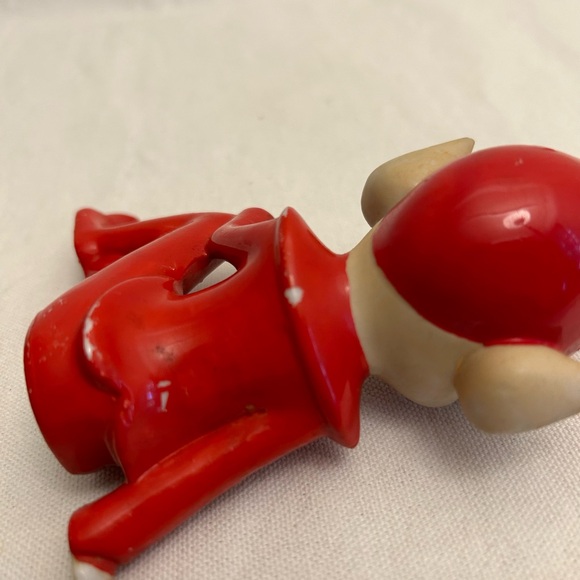 Vintage Christmas Elf in Red Ceramic. 1950s Pixie Elf in red suit, pointy ears. - Picture 4 of 9